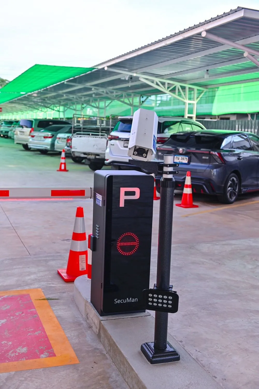 ตู้คืนบัตรจอดรถและไม้กั้นทางออกลานจอด XL